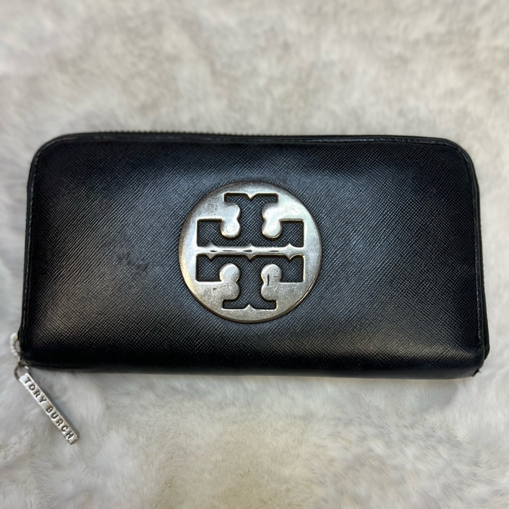 Tory Burch zippy wallet